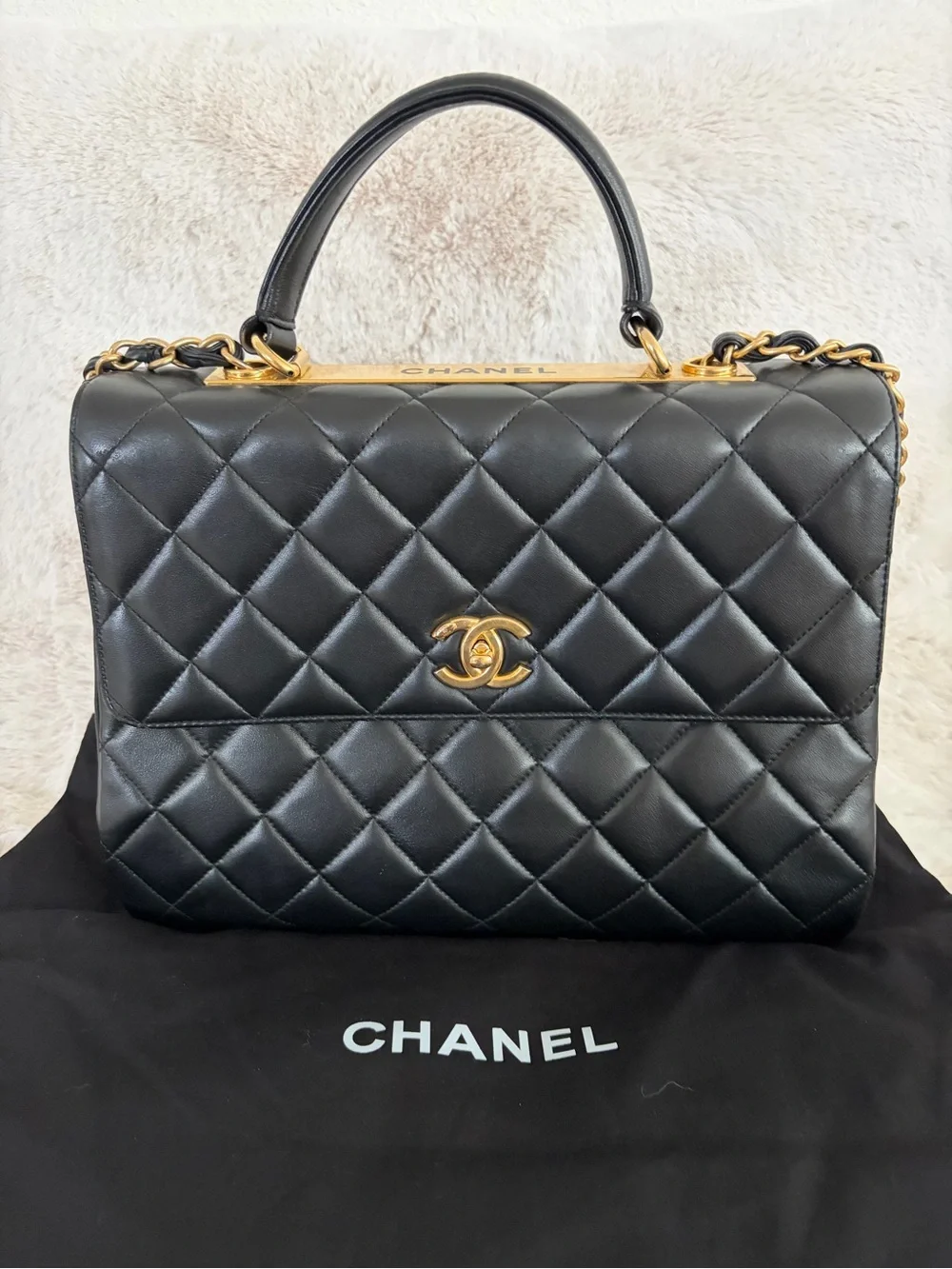 Large CHANEL Trendy CC Lambskin leather Shoulder Bag Black with Gold Hardware
